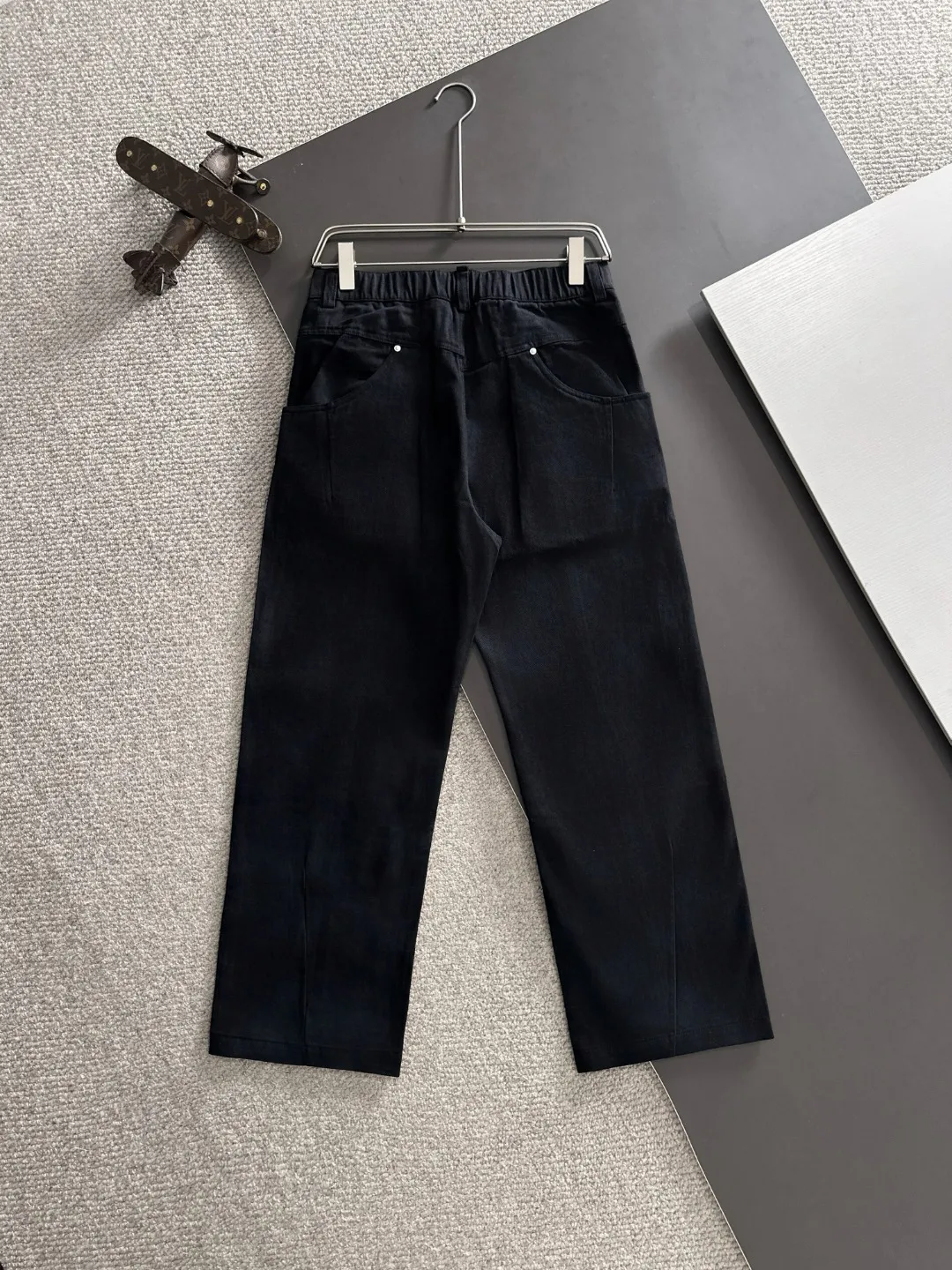 Next day shipping P360 Big Goose 2025 new autumn elastic band casual pants, thick counter-customized fabrics, high breathability and comfort, impeccable details, brand element design concept, reflecting high quality. It feels delicate and soft! It presents a casual cut and the upper body shape is great! Size: M-4XL